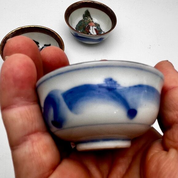Vintage Japanese Kutani Shunga Erotic Sake Cups Set of 3 Hand Painted Porcelain - Picture 8 of 16
